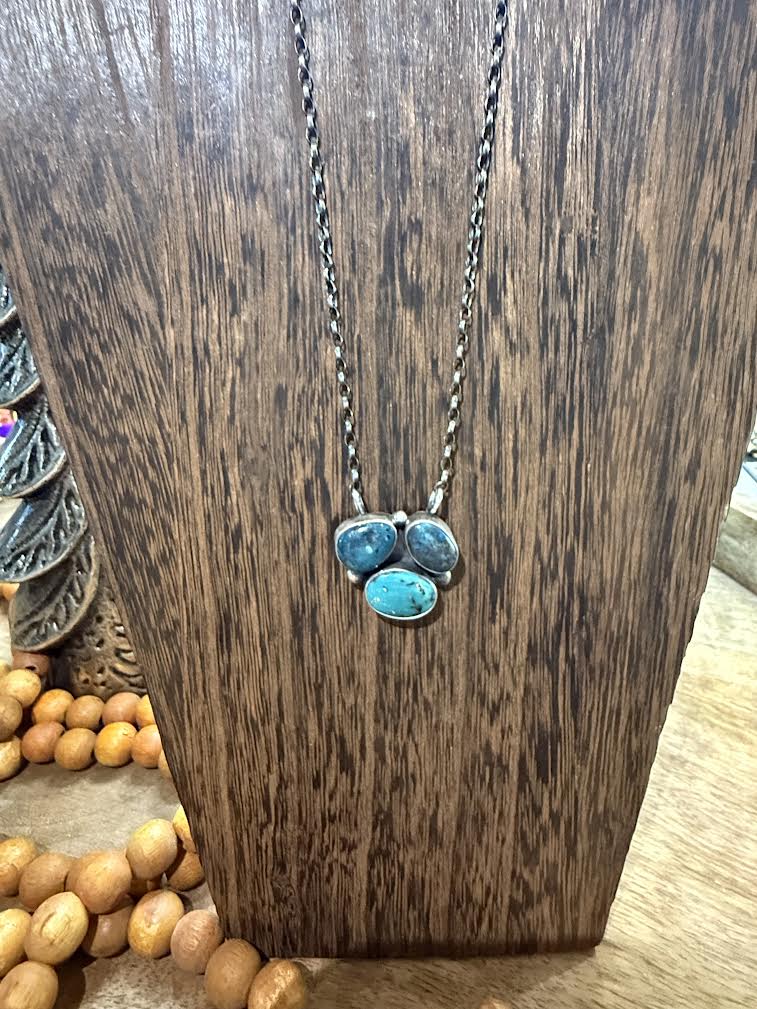 3 Stone Cluster Necklace