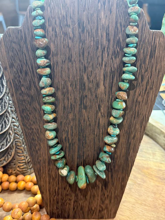 Large Chip with Barrell Beads