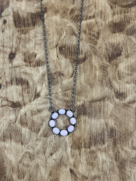 Queen Pink Conch Circle Necklace