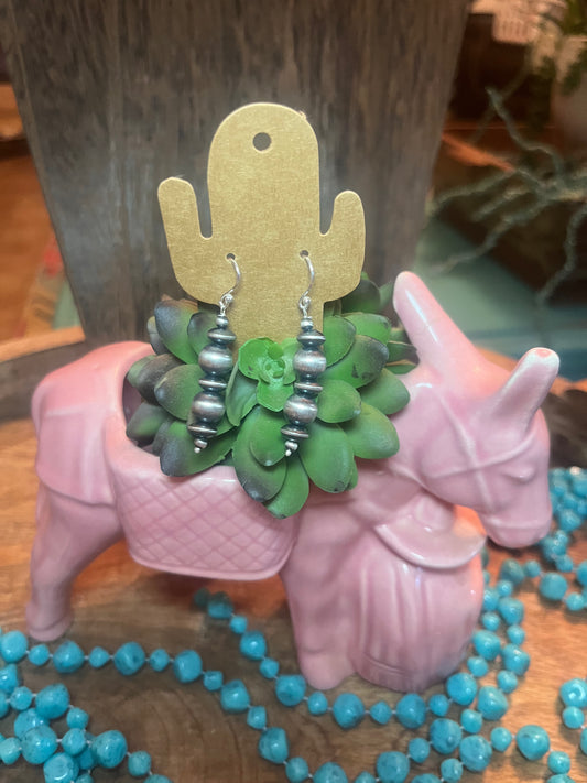 Dangle Saucer and Pearl
